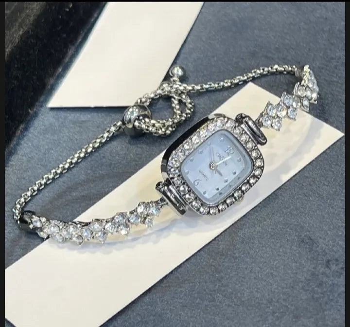 Stylish classy Bracelet Chain watch for Girls Adjustable & fashionable
