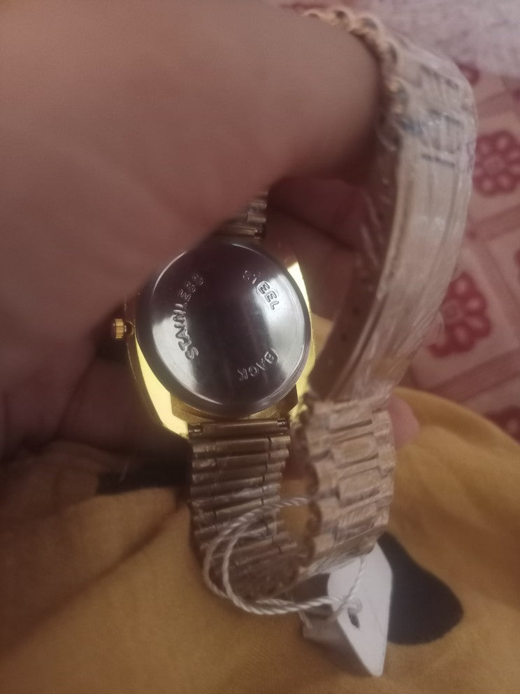 Premium Gold watch for business mens - Limited stock