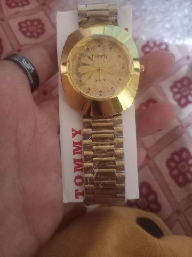 Premium Gold watch for business mens - Limited stock